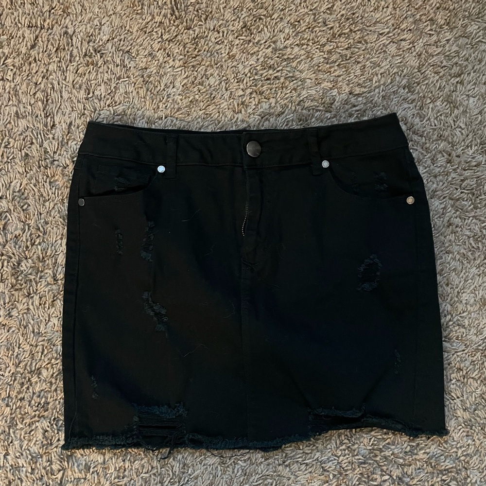 1822 size 29 Black Distressed Denim Skirt